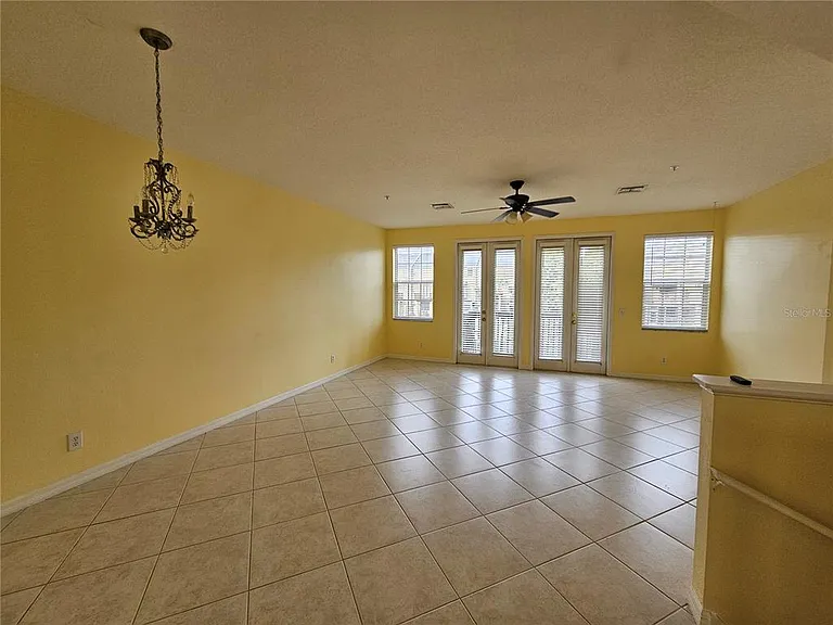 2927 Pointeview Dr — Photo 6