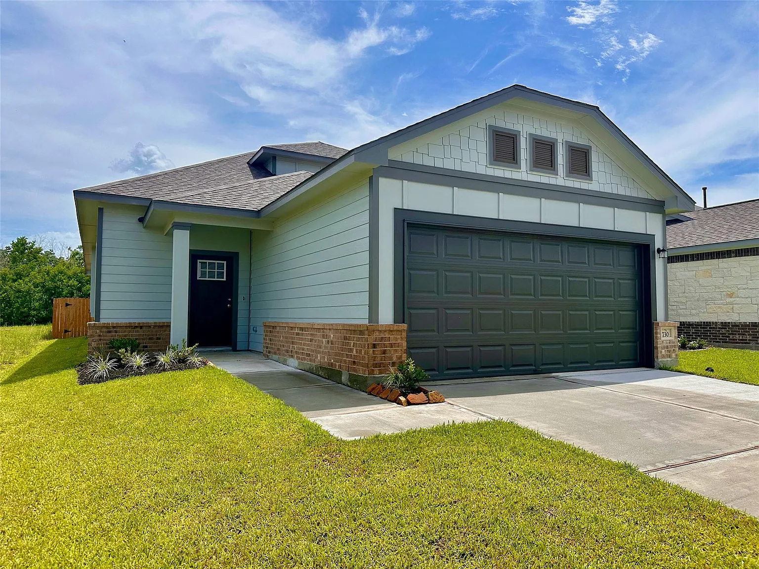 4 bed, 3.0 bath, 1934 sqft, $2,250 — Photo 2