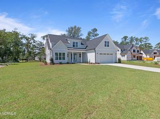 214 Hampton Ct, Hampstead, NC 28443