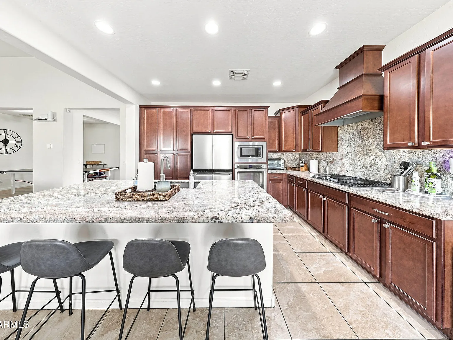 5 bed, 3.5 bath, 2620 sqft, $3,995 — Photo 4