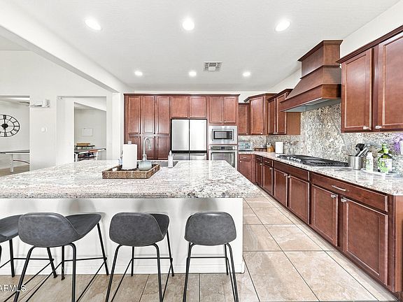 4th image of 9026 W Ruth Ave