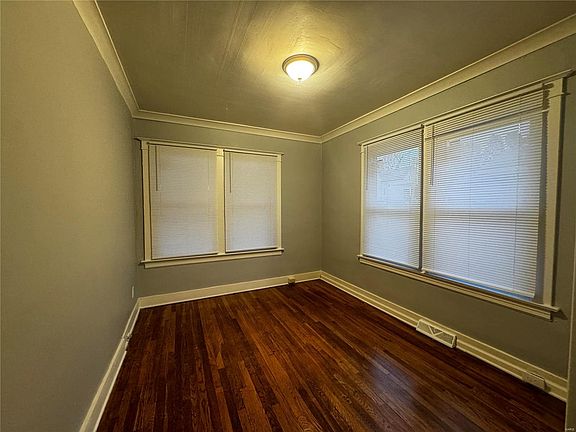 3rd image of 2022 Switzer Ave