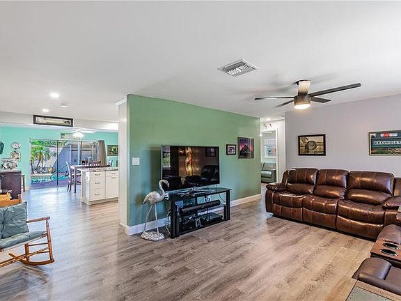 3rd image of 8697 Lantana Dr
