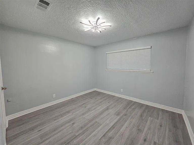7007 Bellaire Blvd — Photo 15