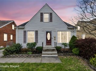6023 Pelham Dr, Parma, OH 44129