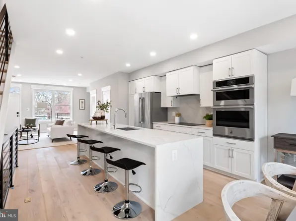 412 D St SE #A, Washington, DC 20003
