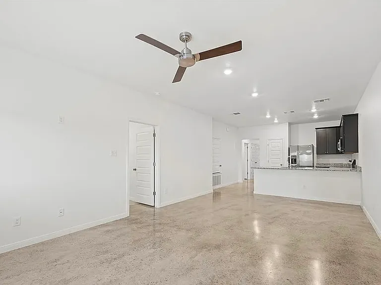 916 Wax Myrtle Ct #A — Photo 6