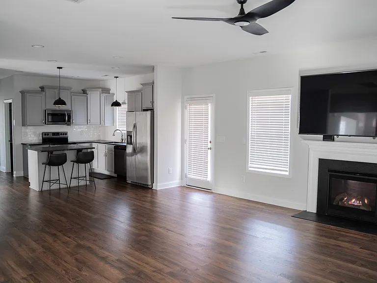 670 Avenue Of The Carolinas St — Photo 16