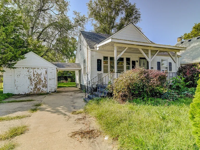 759 E Lawrence St — Photo 3