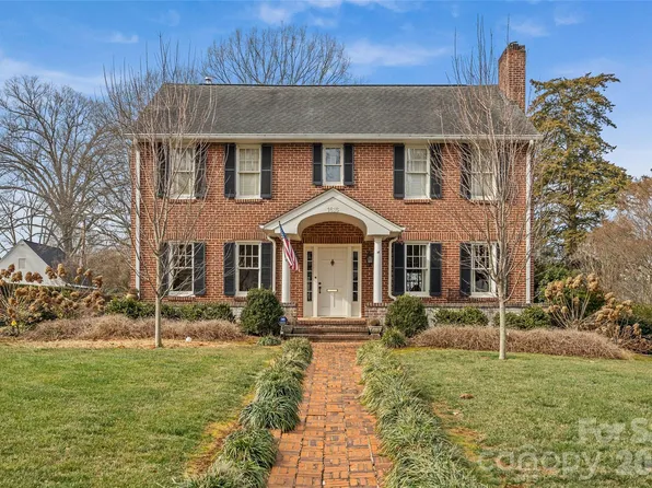 1616 Brandon Rd, Charlotte, NC 28207