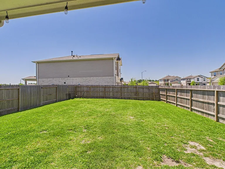 15643 Fellswood Dr — Photo 27