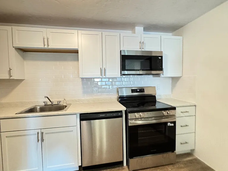 11 Gibbs St #93 — Photo 8