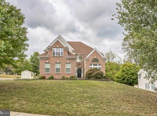 40 Venuti Dr, Aston, PA 19014
