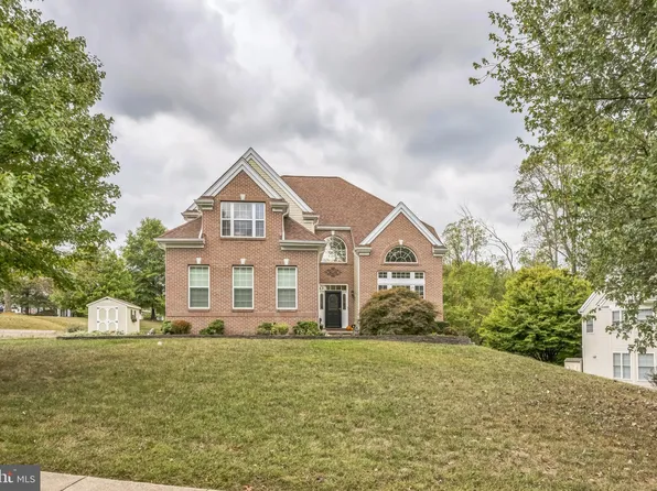 40 Venuti Dr, Aston, PA 19014