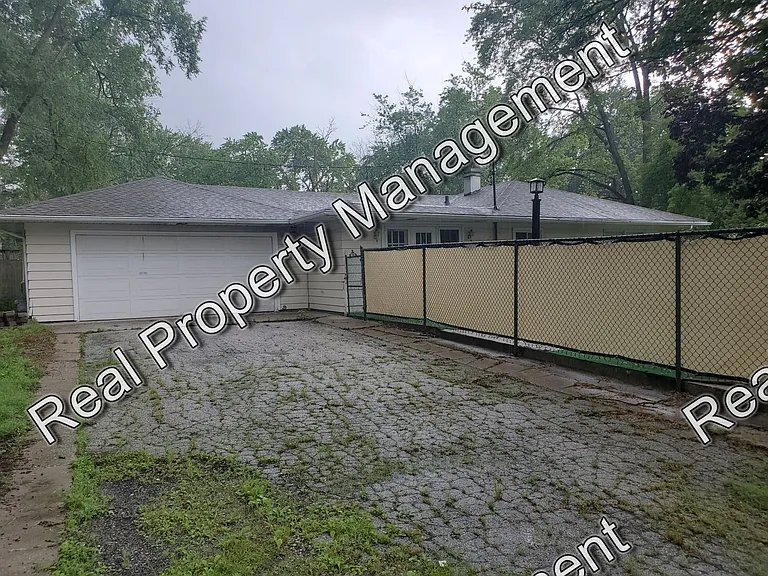 7813 White Oak Ln — Photo 15