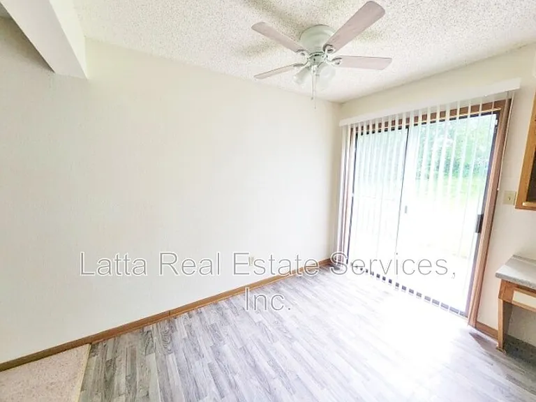 2115 Highridge Dr #B — Photo 6