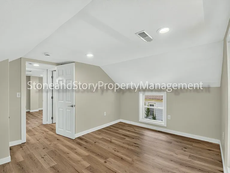 414 NE Grattan St — Photo 28