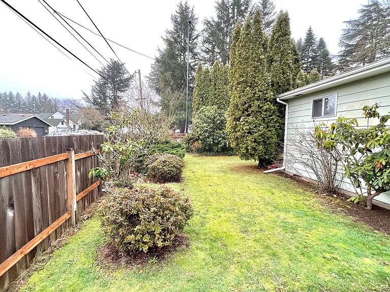 8640 NE Pacific St — Photo 14