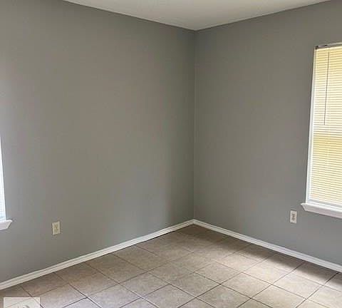 5th image of 2764 Mayorca St