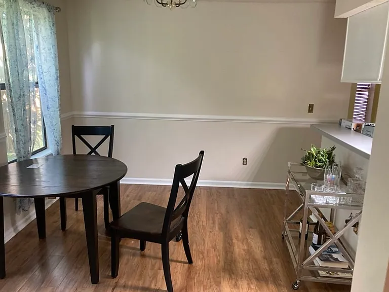 180 Annandale Dr W — Photo 11