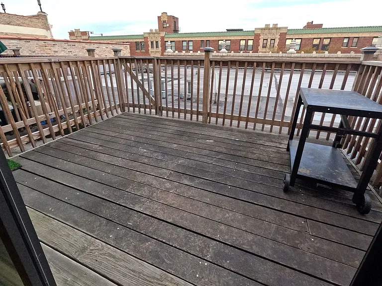 2764 N Milwaukee Ave — Photo 40