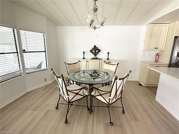 4th image of 26287 Queen Mary LN