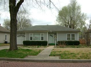 303 E Shawnee St, Paola, KS 66071