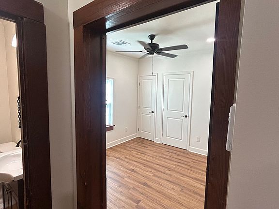 3rd image of 203 Madelyn St