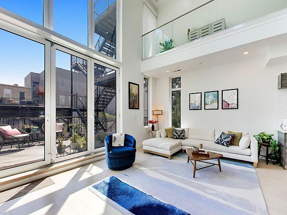 3rd image of 2025 W Crystal St #3