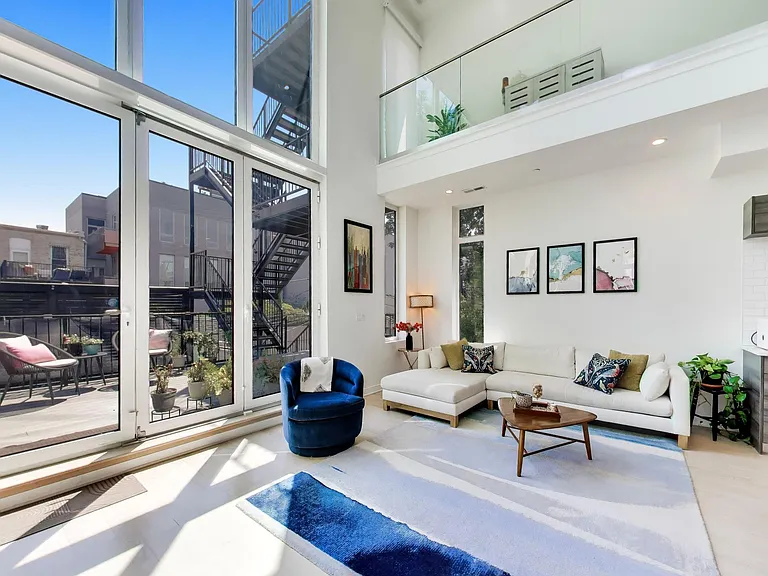 2025 W Crystal St #3 — Photo 3