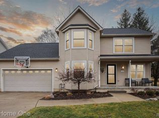 410 Mont Eagle St, Milford, MI
