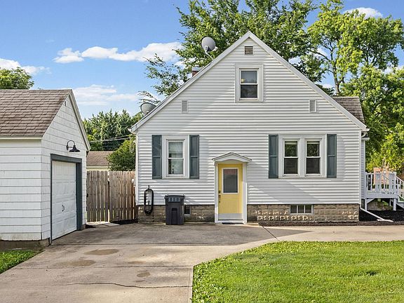 4th image of 307 N Jackson Ave