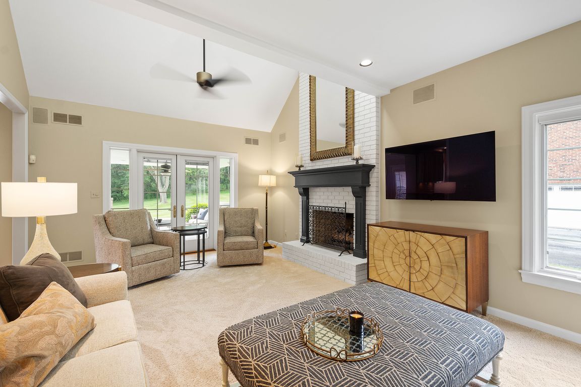 next background image