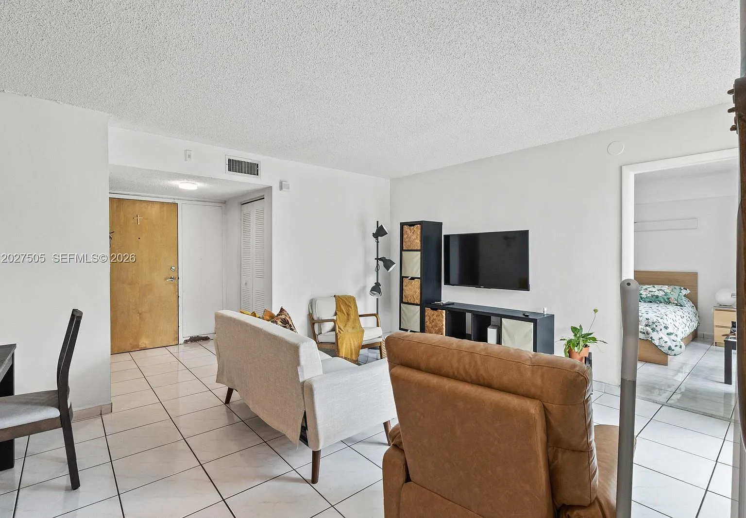 Coral Towers Condo — Photo 3