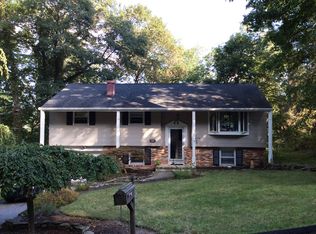 78 Smokey Ridge Rd, Ringwood, NJ 07456