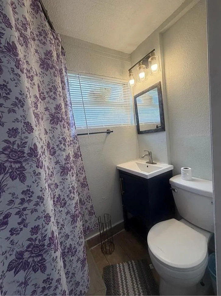 3 bed, 2.0 bath, 900 sqft, $1,364 — Photo 3