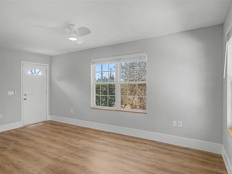11462 Commercial St — Photo 25