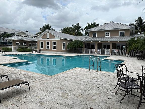 4th image of 10706 NW 77th St #0