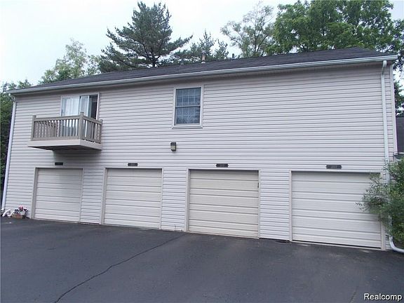 2nd image of 2113 Park Place Dr #1