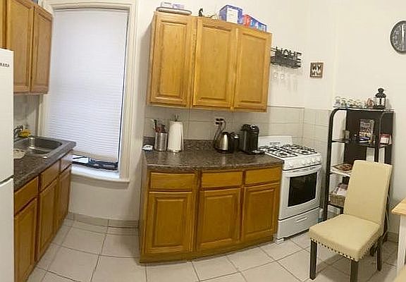 2nd image of 43-39 39th Pl #15