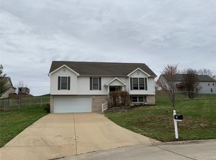 261 Summersett Ln, Union, MO 63084