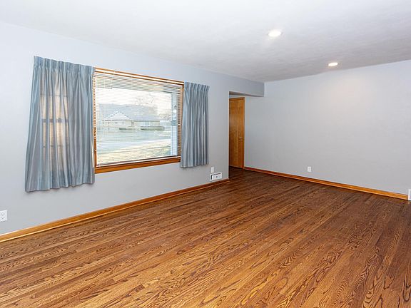 3rd image of 2429 Colorado Ave