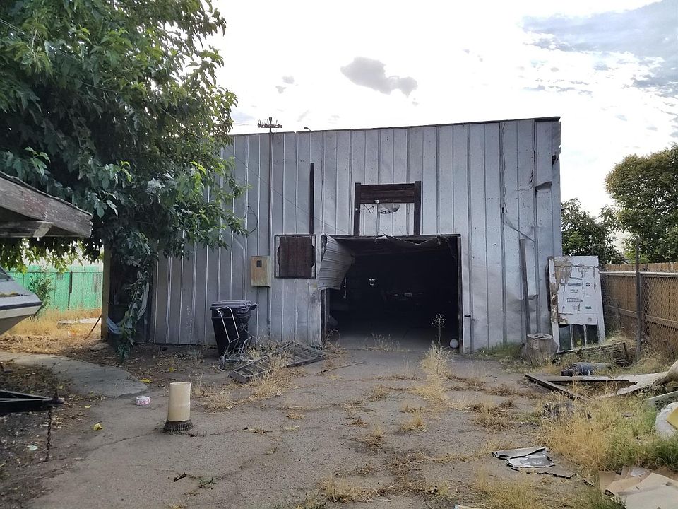 2nd image of 810 N Kady Ave
