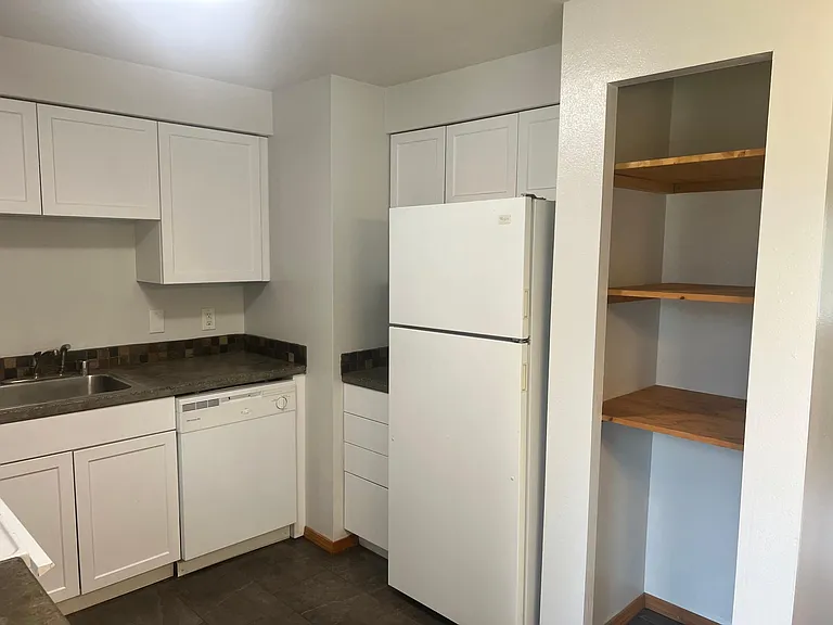13111 E 16th Ave — Photo 14