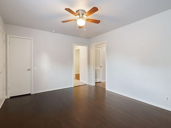 4th image of 1415 Oakwood Dr