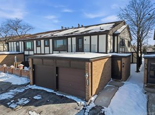 216 Country Club Dr, Saint Clair Shores, MI