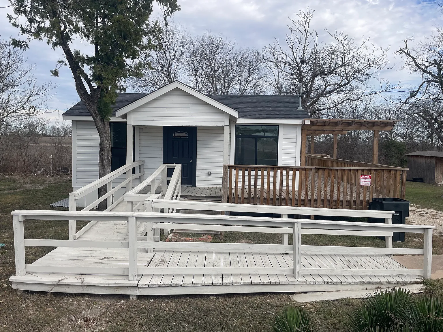 2 bed, 835 sqft, $1,400 — Photo 1