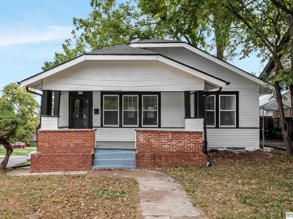 3374 Curtis Ave, Omaha, NE 68111