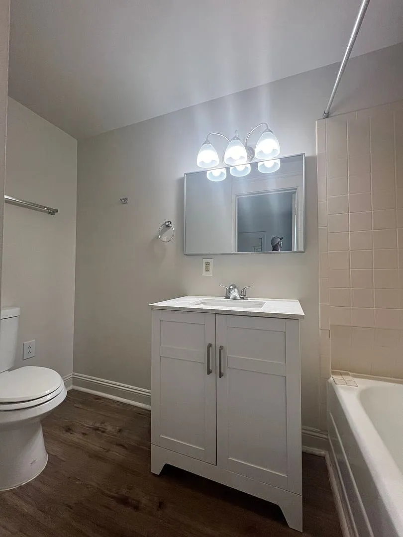 631 S 5th Ave — Photo 2