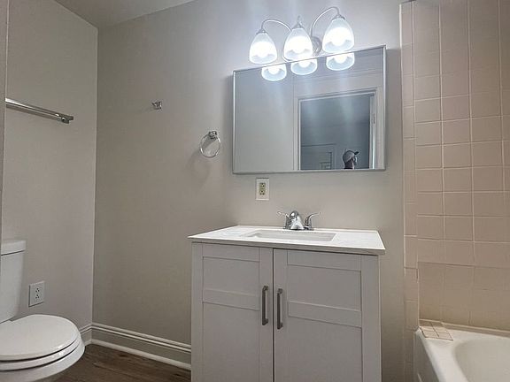 2nd image of 631 S 5th Ave #631